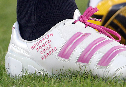 El futbolista ha añadido un nuevo numbre a sus botas, Harper