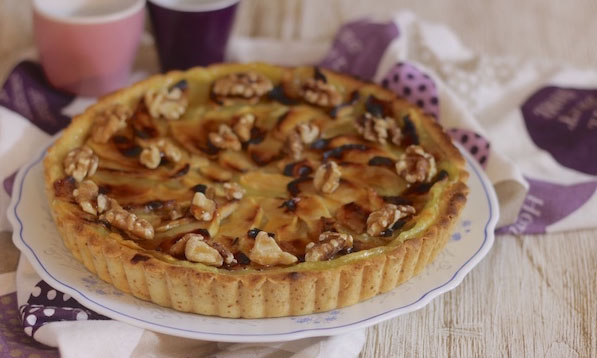 Tarta de peras y nueces