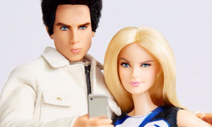 Barbie aprende de Zoolander la mirada 'acero azul'