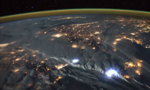 Así se ve una tormenta eléctrica desde el espacio. ¡Impresionante vídeo!