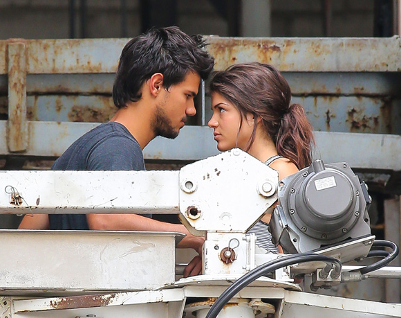  - taylor-lautner1--a