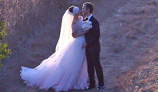 ¡Anne Hathaway y Adam Shulman se han casado!