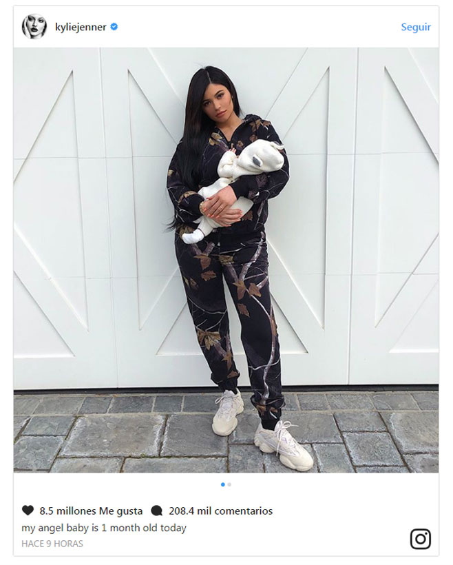primera foto de Kylie con su hija y su exclusivo look deportivo hace viral