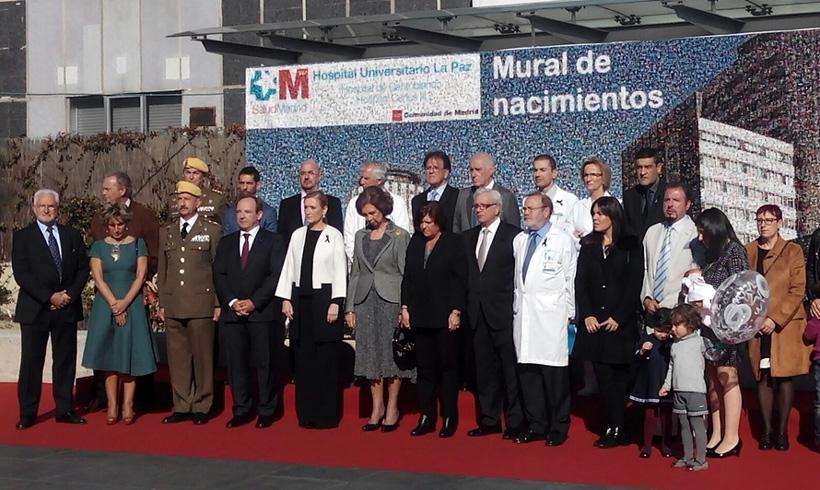 La Reina Sofía se une a los homenajes y guarda un minuto de silencio por las víctimas