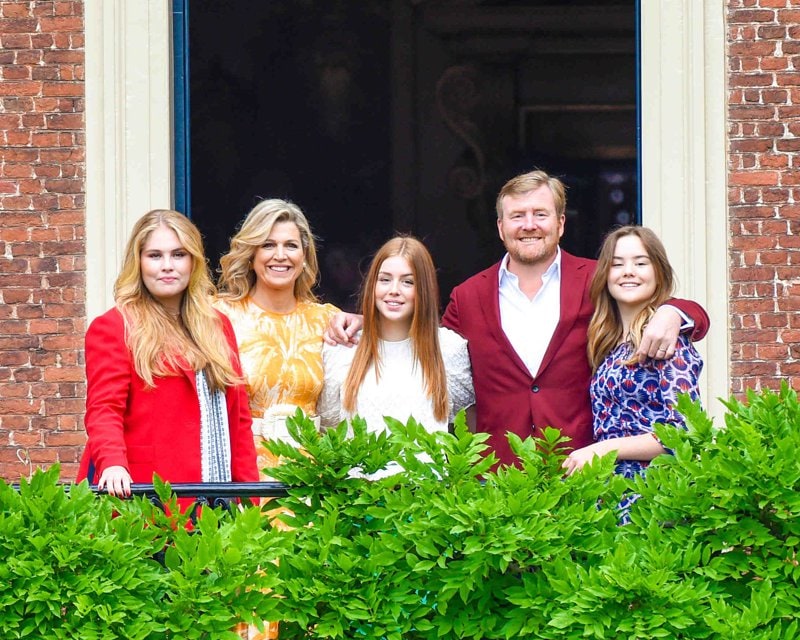 Hola 4017 Familia real holandesa en un posado de verano