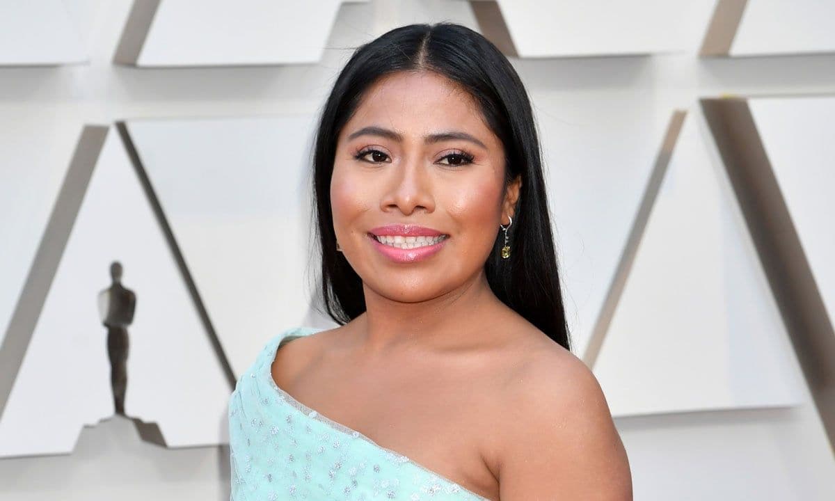 Oscars 2019 Yalitza Aparicio Walks Her First Academy Awards Red Carpet