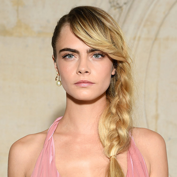 Cara Delevingne con un look Frozen en Paris