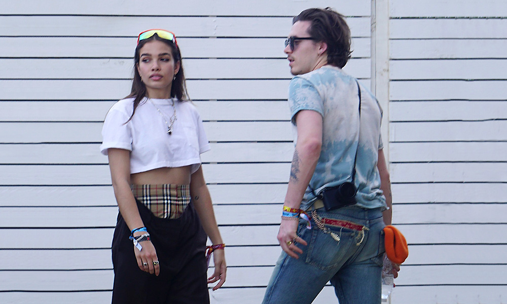 Hana Cross y Brooklyn Beckham en Coachella