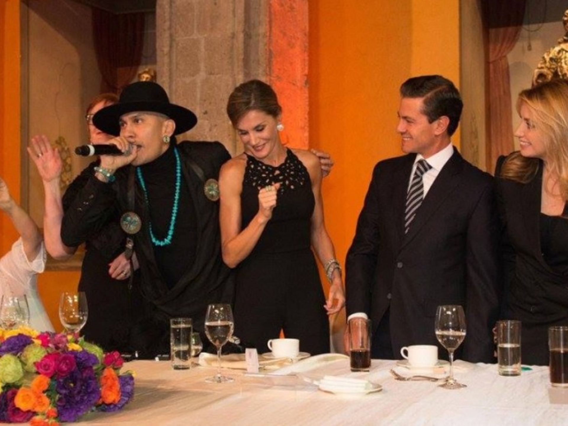 VIDEO: La divertida cena de bienvenida en México con doña Letizia  moviéndose a ritmo de Taboo | ¡HOLA!