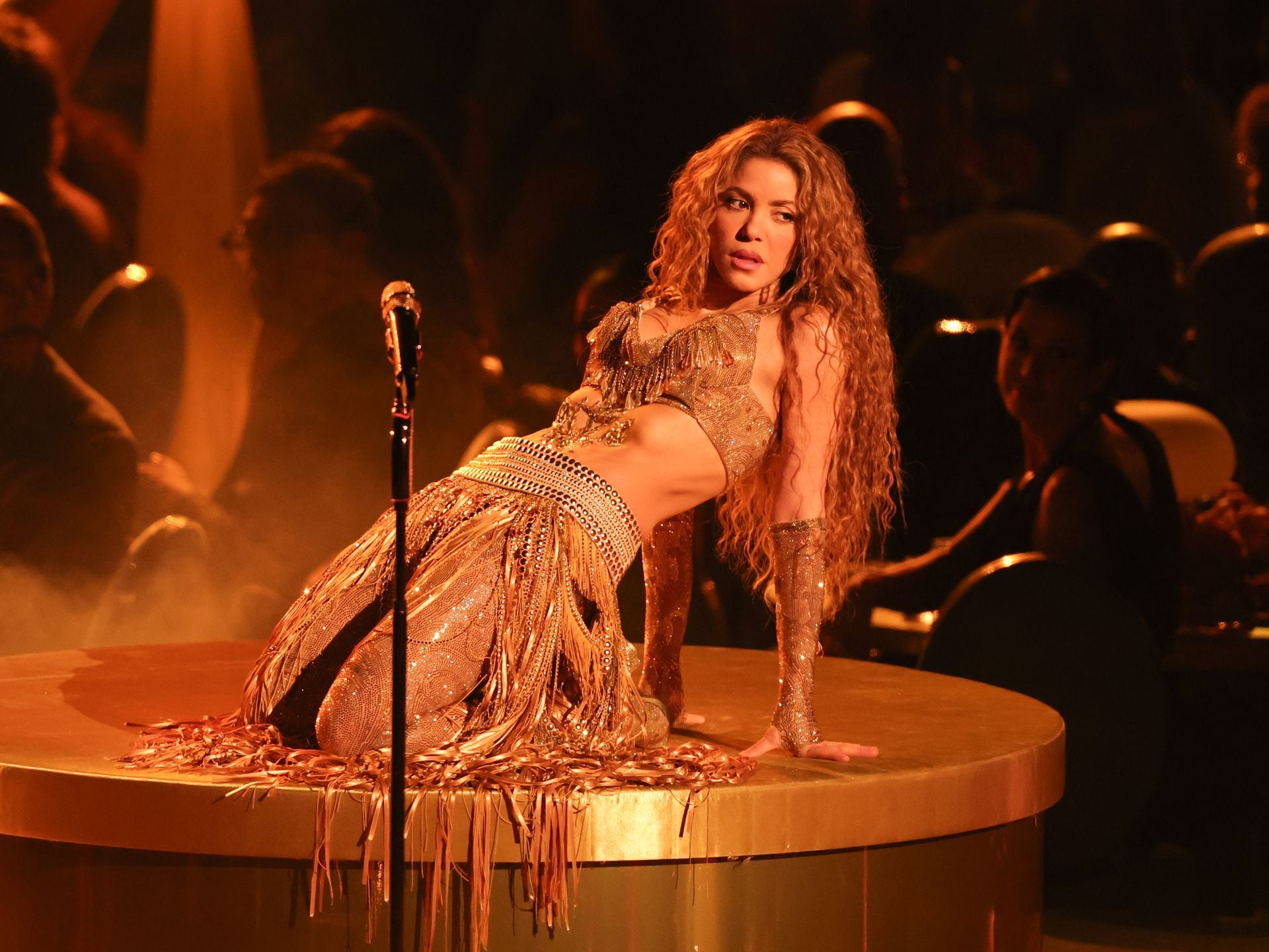 Shakira y sus caderas hipnotizan en los Grammys 2025 | ¡HOLA!