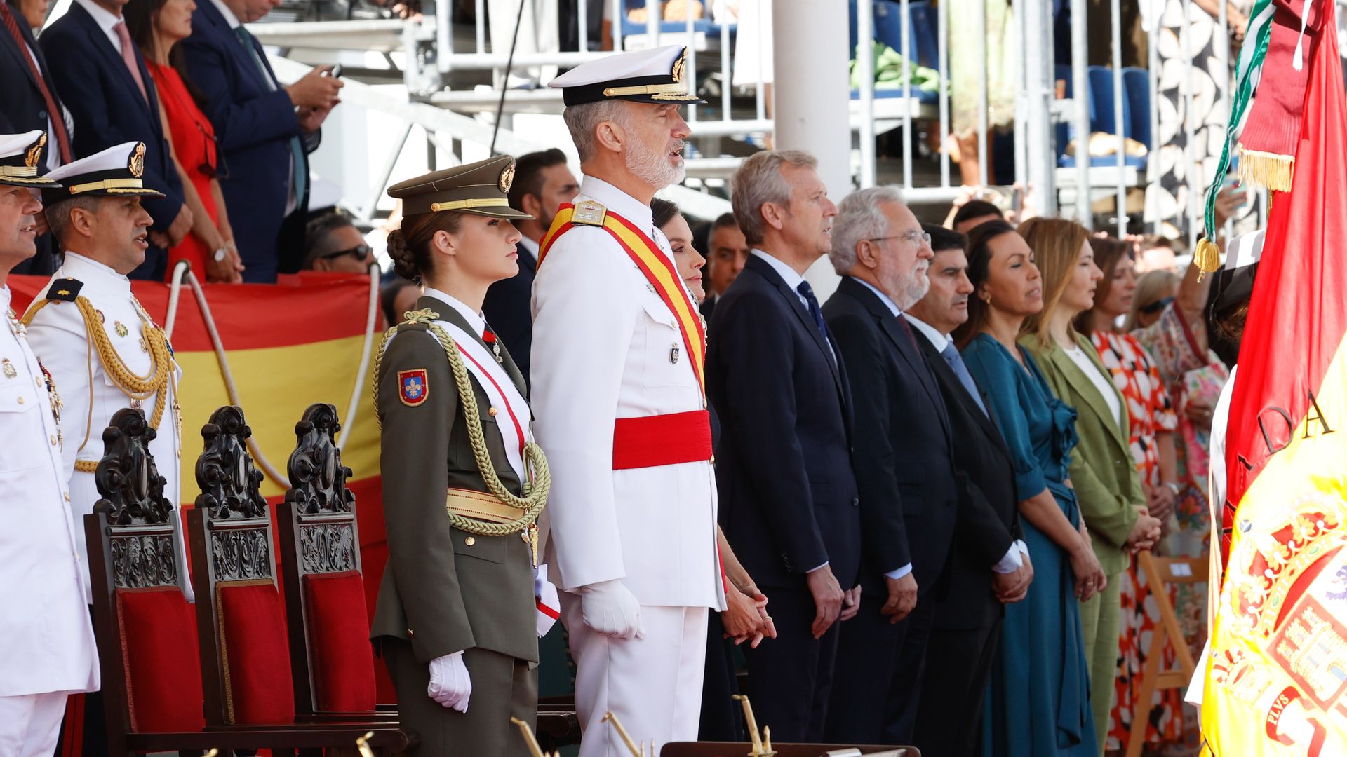 La princesa Leonor acompaña a los Reyes a la Escuela Naval de Marín semanas antes de que ingrese en la Armada