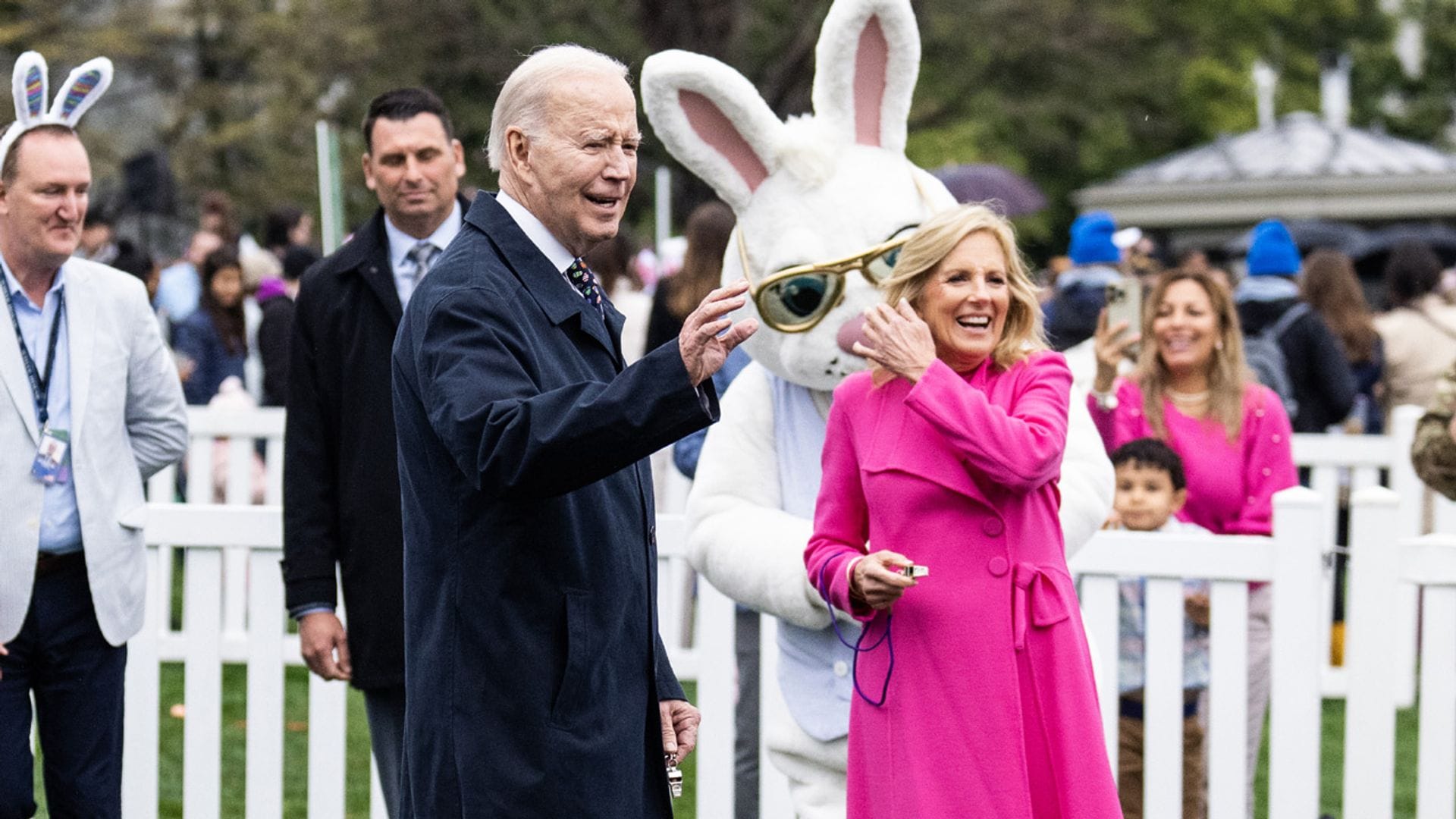 Los Biden abren la Casa Blanca para celebrar la Pascua en una jornada de juegos y un contratiempo