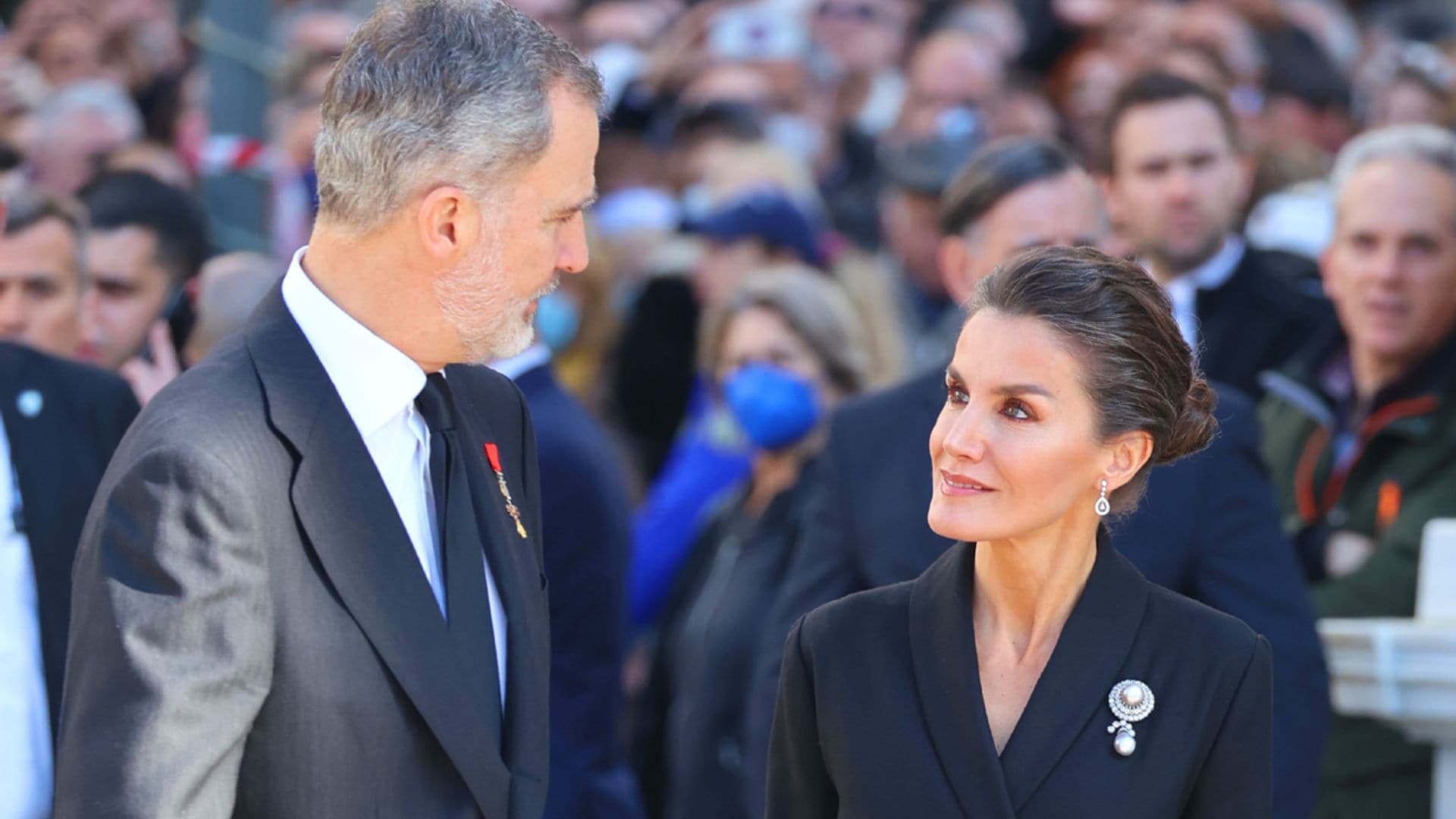 La nueva pulsera de la Reina, un guiño a la familia griega de don Felipe