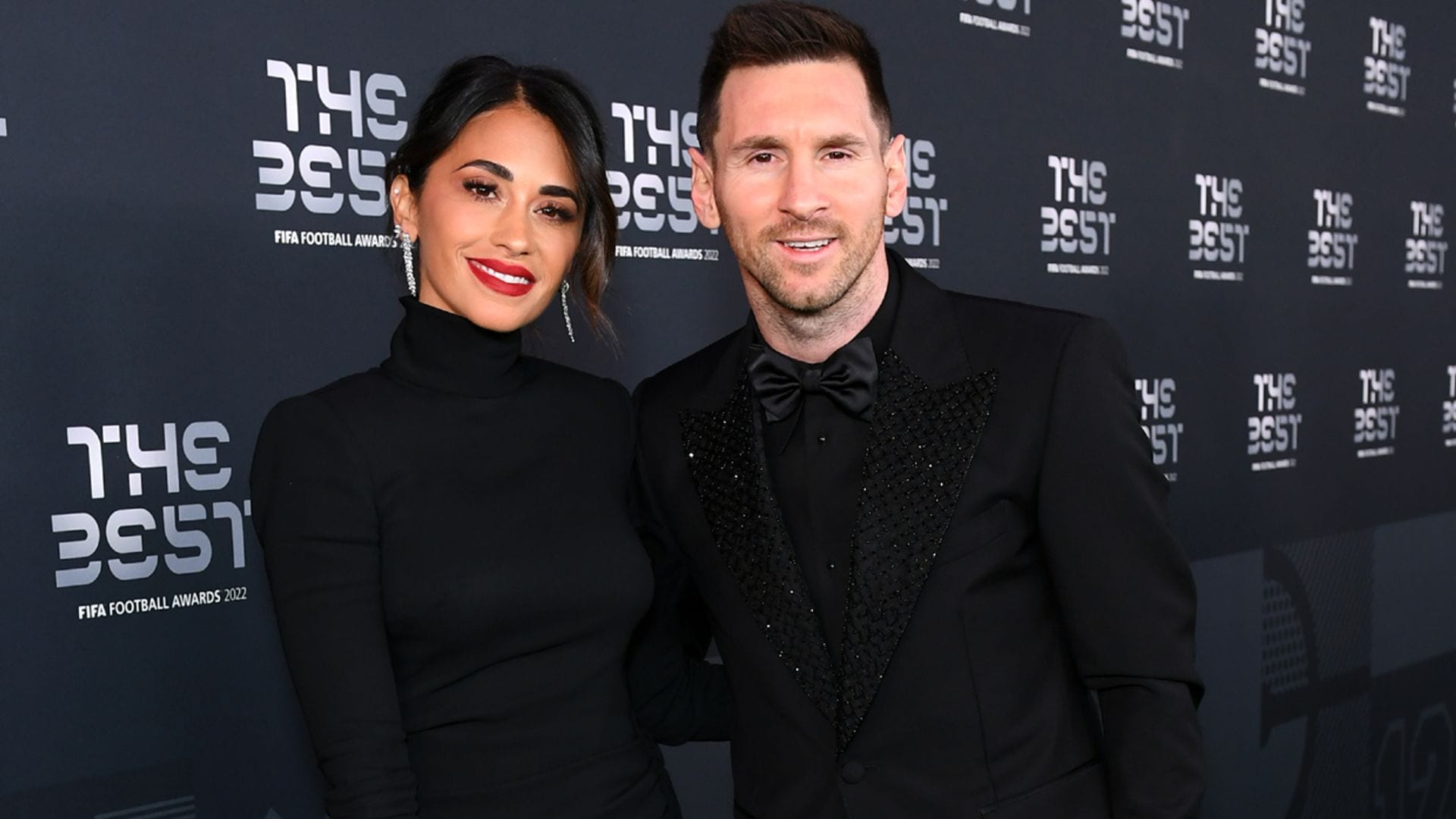Antonela  Roccuzzo 'reina' junto a Messi, uno de los triunfadores de los premios 'The Best'