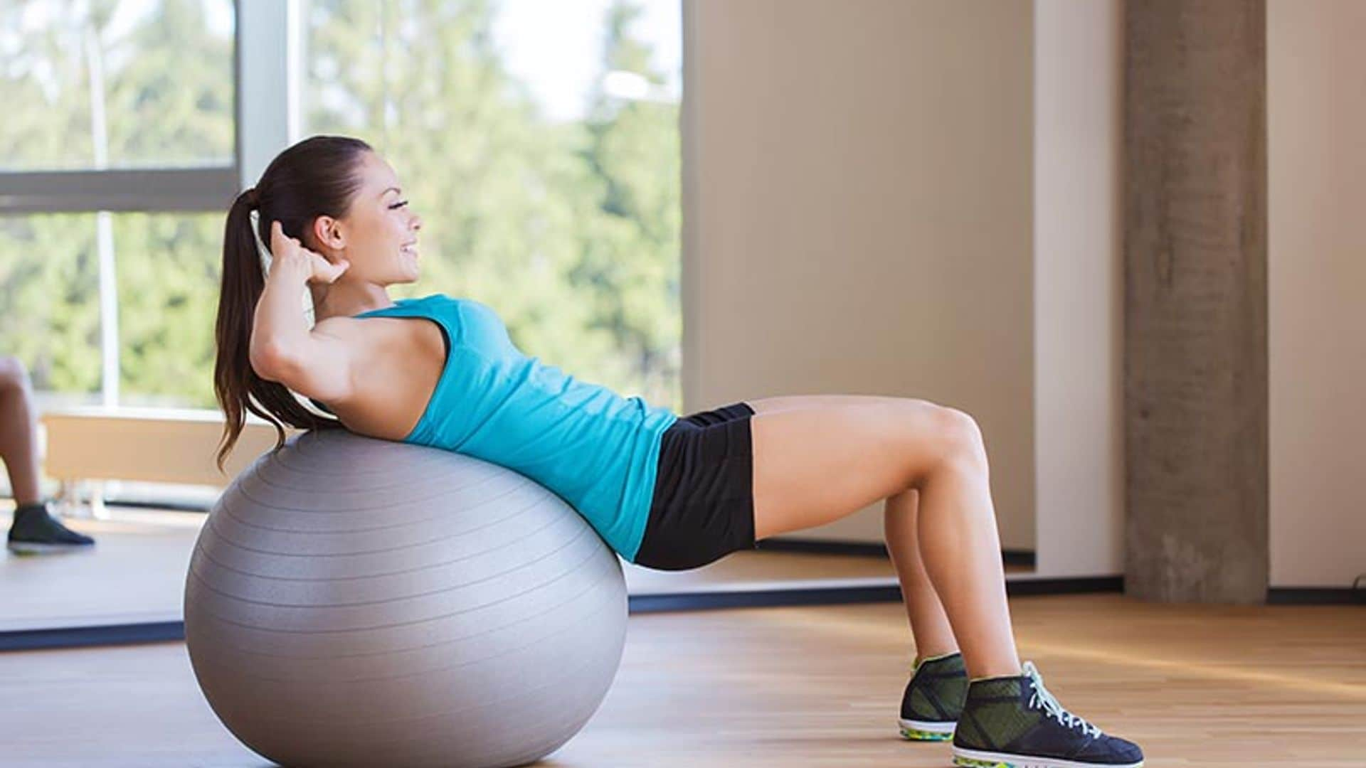 Ponte en forma con el fitball