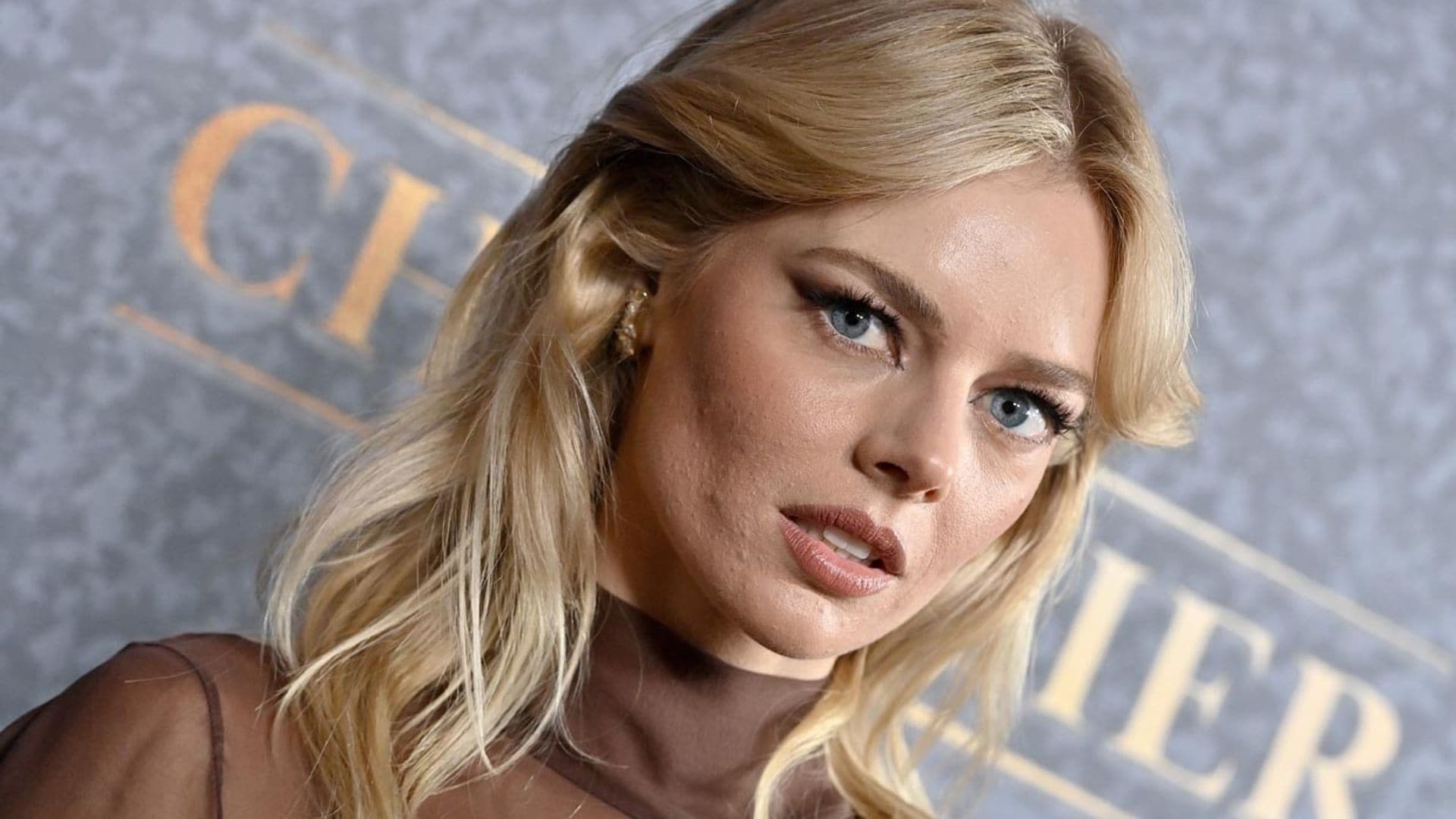 Analizamos el estilo de la actriz Samara Weaving: de 'Babylon' a arrasar en el 'street style'