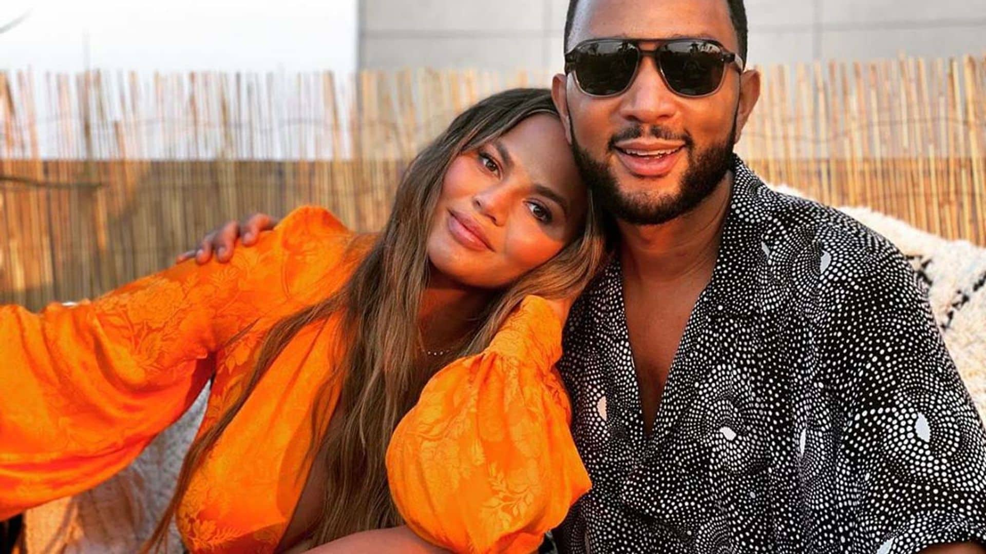 Chrissy Teigen desvela el emotivo significado de su último tatuaje