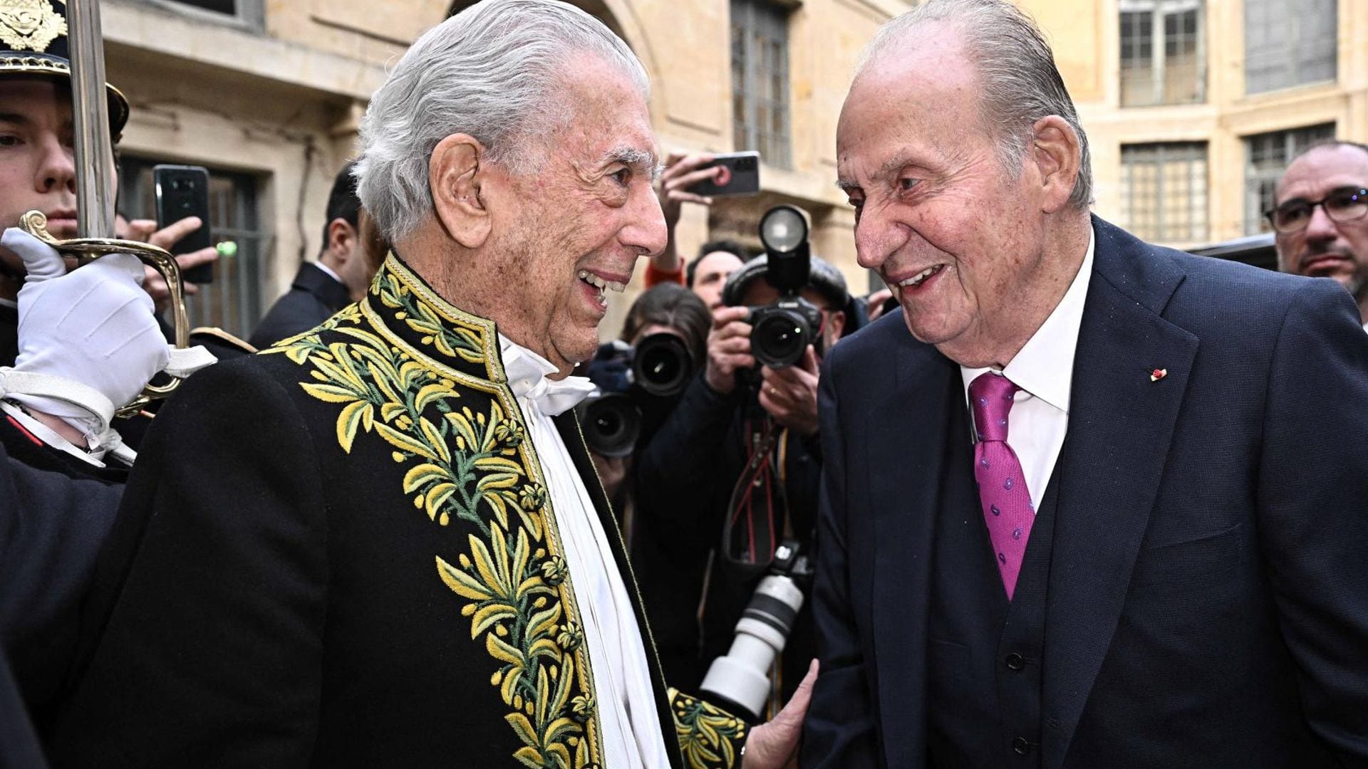 Rey Juan Carlos: de su plan secreto en París a los detalles que no se han contado de su visita