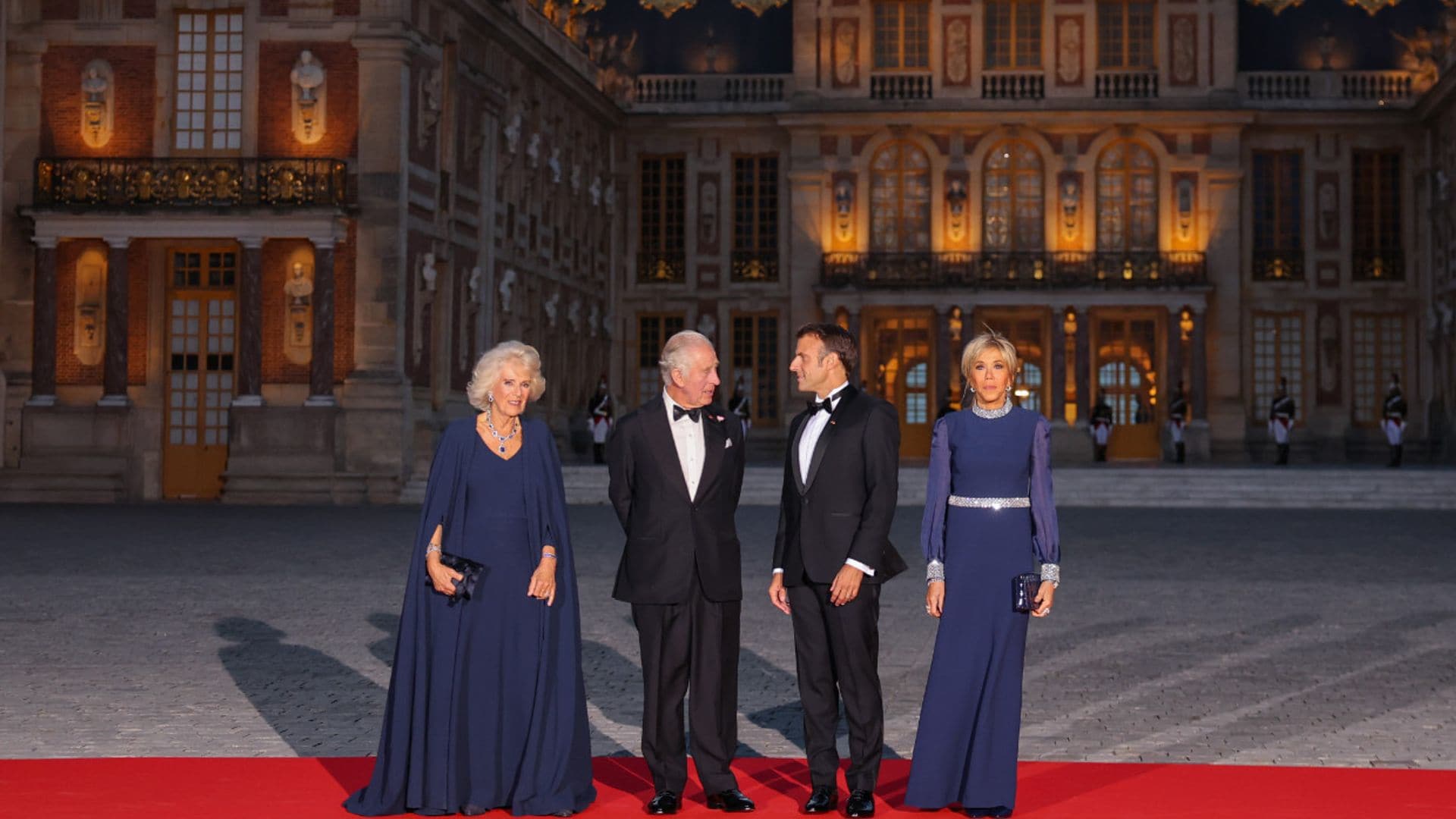 Los reyes Carlos III y Camilla asisten a un banquete de Estado en Versalles con estrellas como Mick Jagger y Hugh Grant