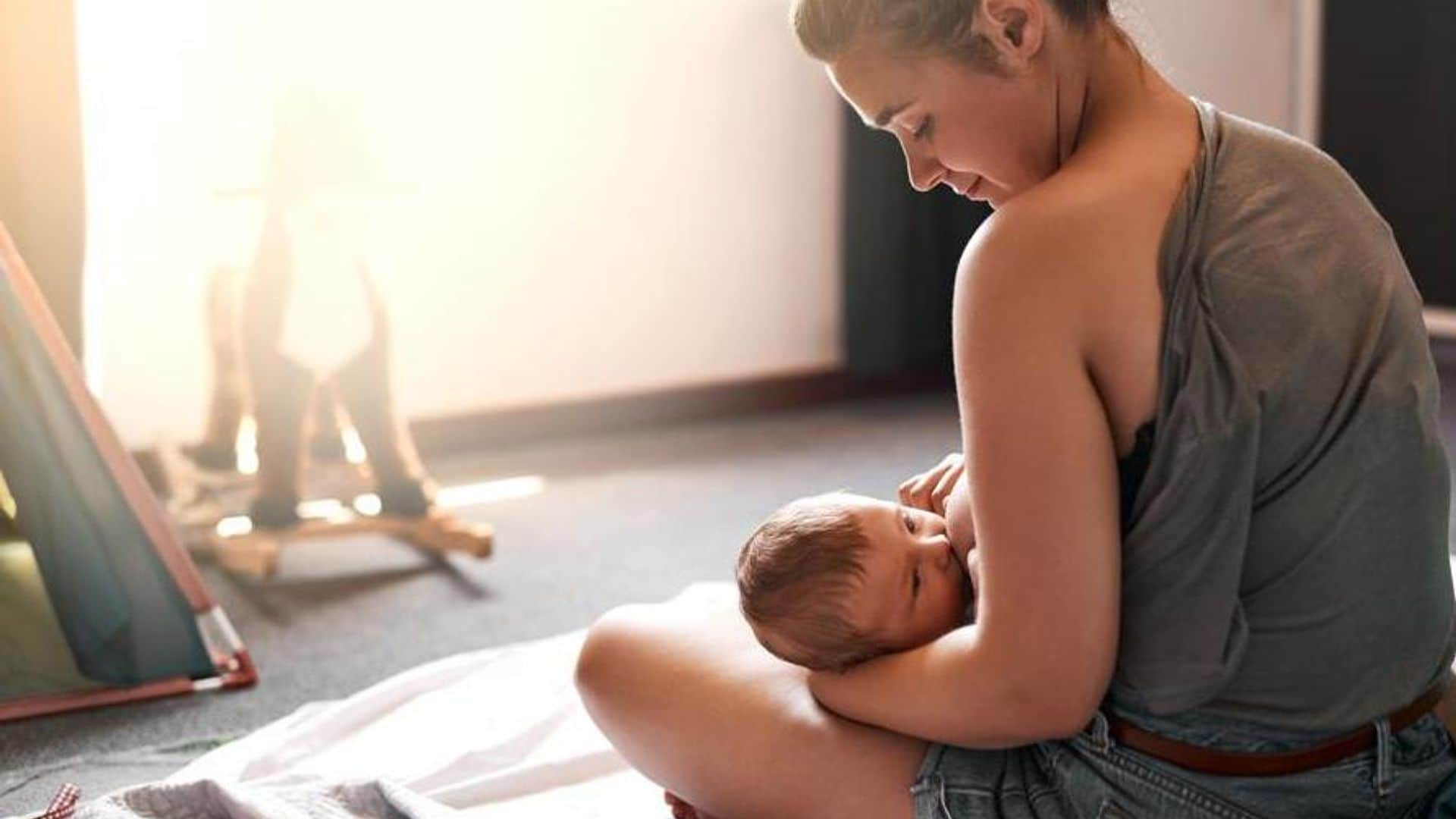 ¿Quieres saber de qué se compone la leche materna? Analizamos todos sus nutrientes