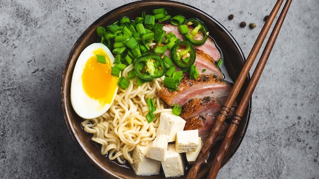 Ramen (con tofu, panceta y huevo) 