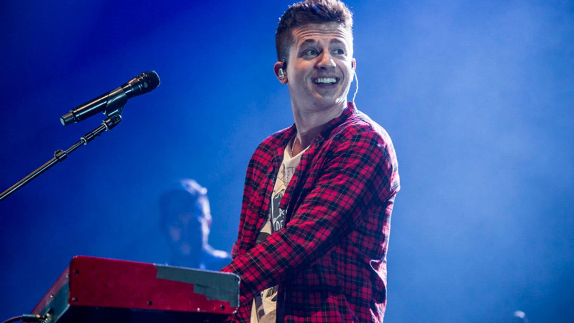 El truco de Charlie Puth (y otros tres 'tips' más) para acabar con las manchas de sudor