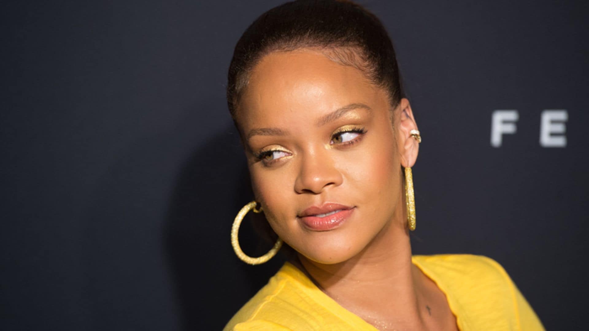 Los sombras de ojos llamativas son tendencia y Rihanna & Cía. te enseñan a llevarlas