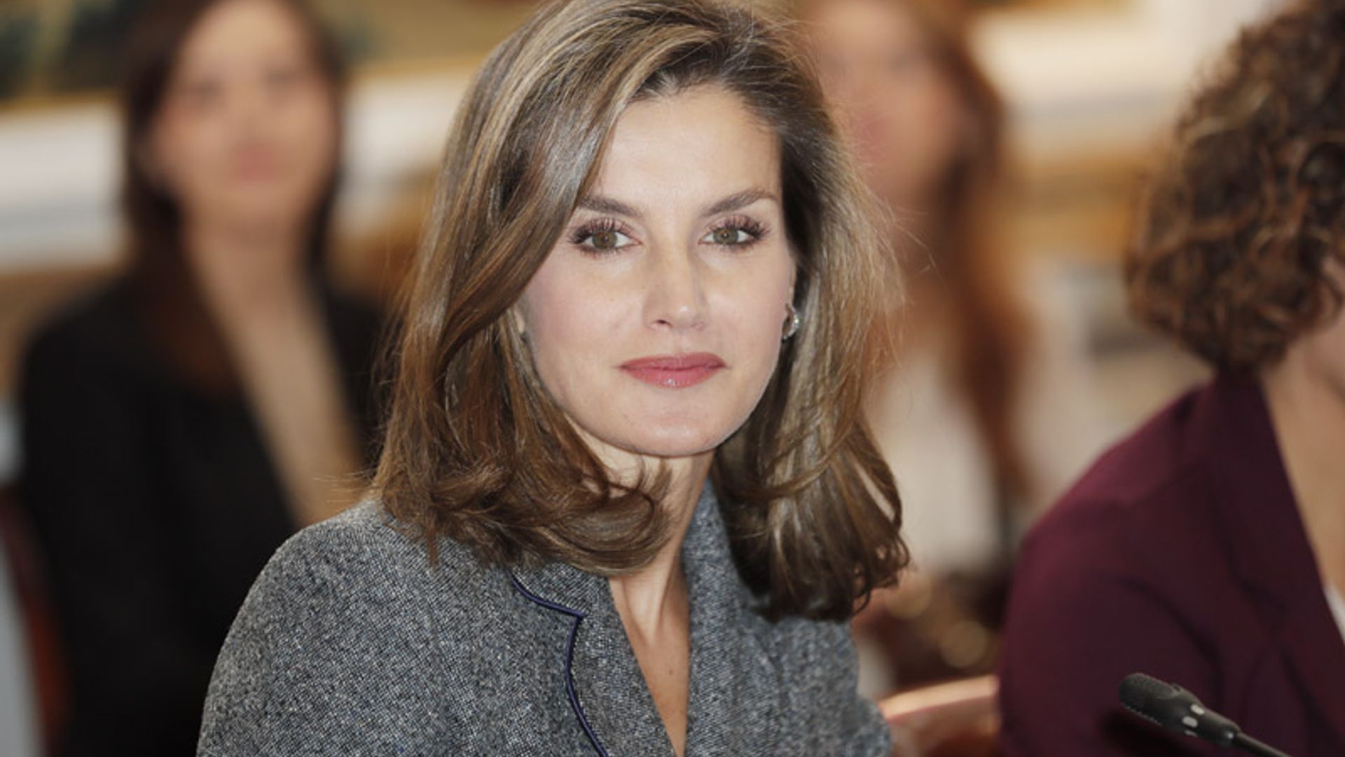 Doña Letizia, en ‘clave working’, deja todo el protagonismo a los premios que llevan su nombre