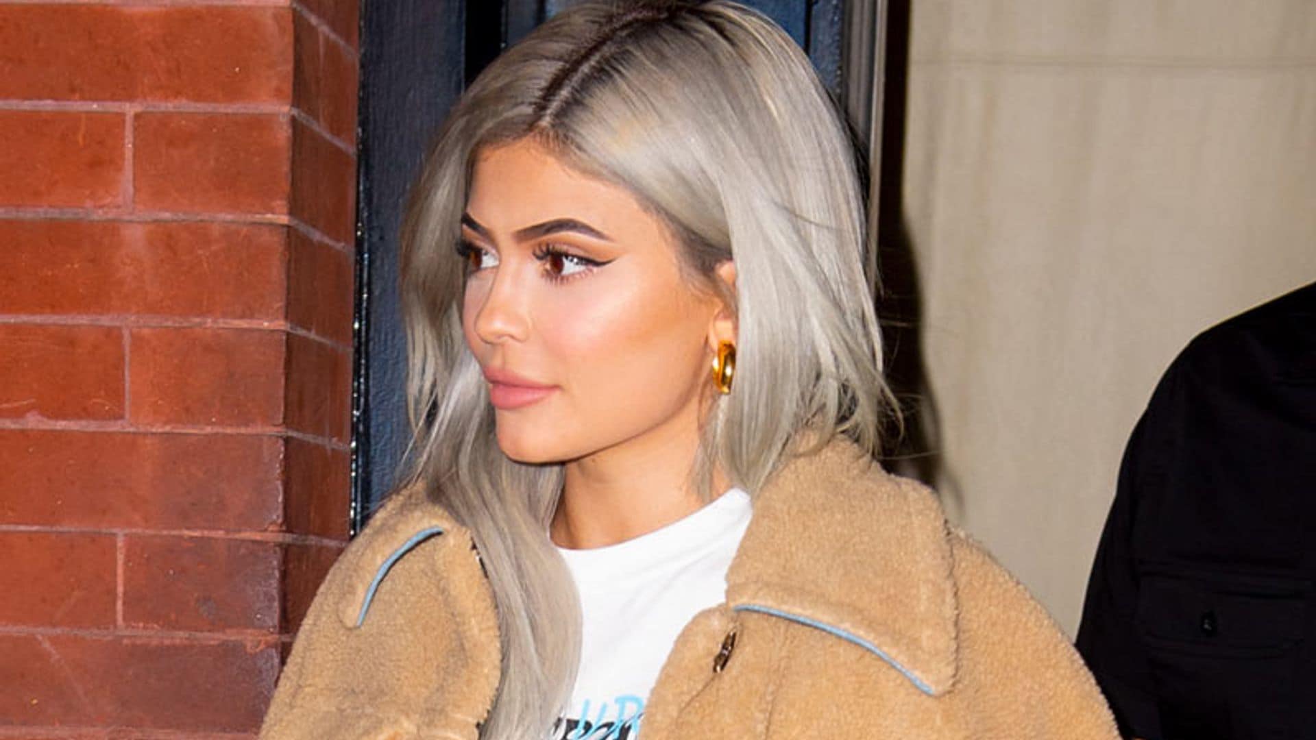 Kylie Jenner cambia de nuevo de look y recupera su color de pelo favorito