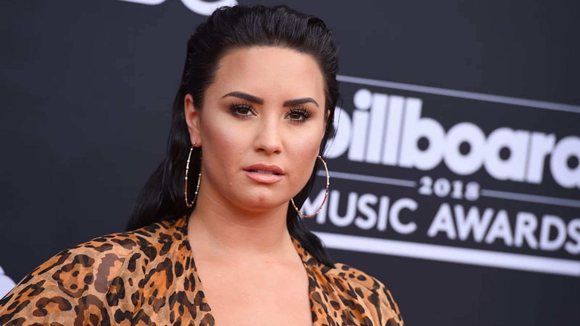 Demi Lovato continúa ingresada por complicaciones en su estado de salud