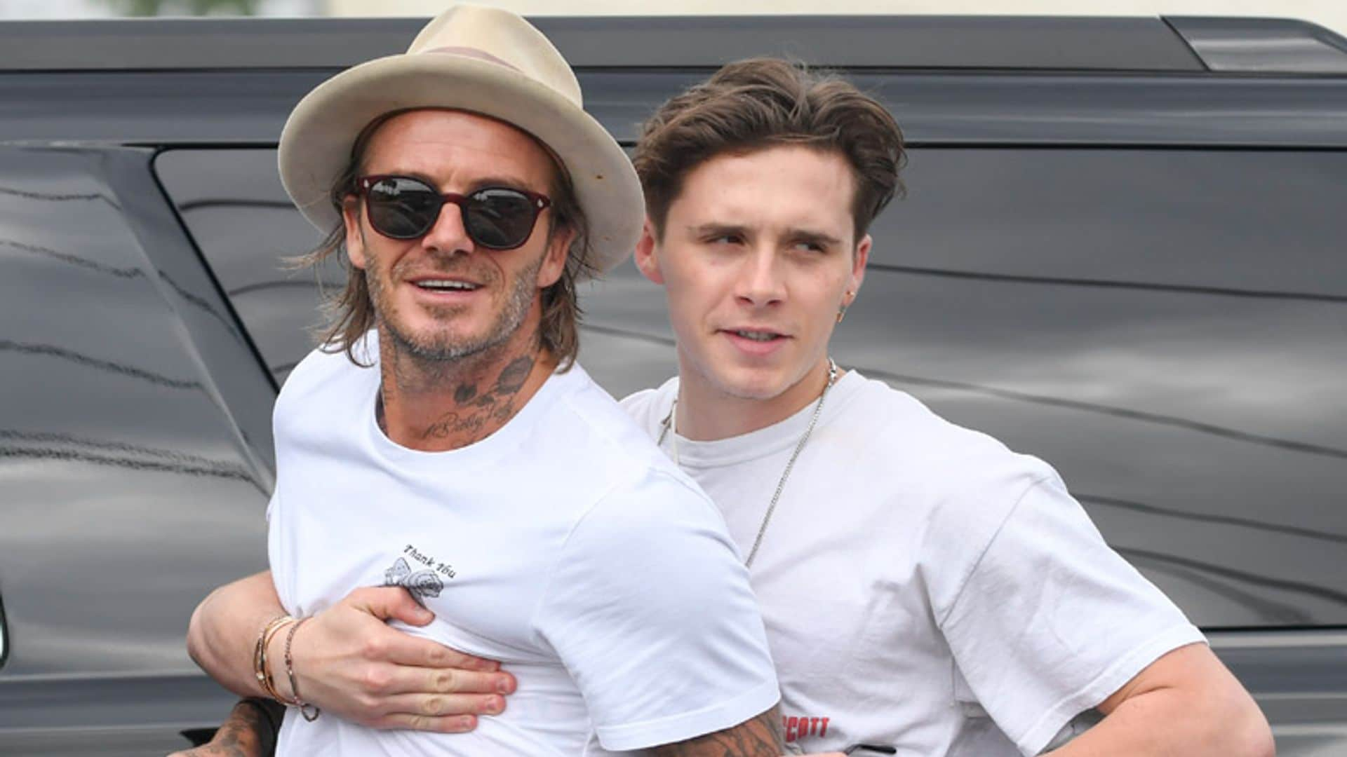 Brooklyn Beckham amplía su llamativa colección de tatuajes con David como inspiración