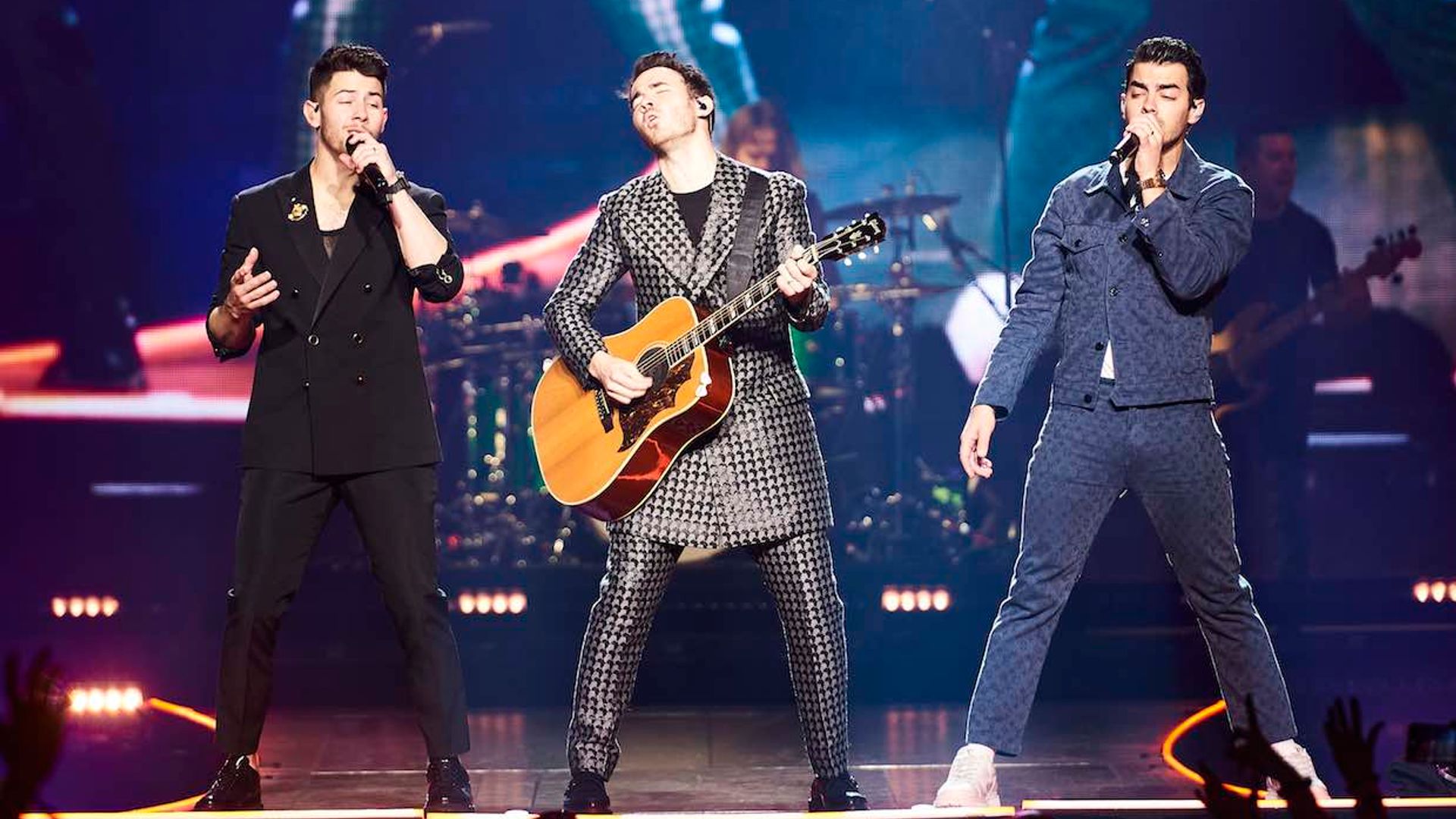 Diez años más tarde, Jonas Brothers inundan Madrid de nostalgia adolescente en su concierto