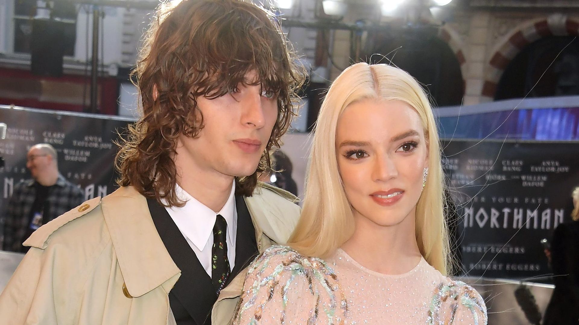 Anya Taylor-Joy y su marido, besos de película por los canales de Venecia