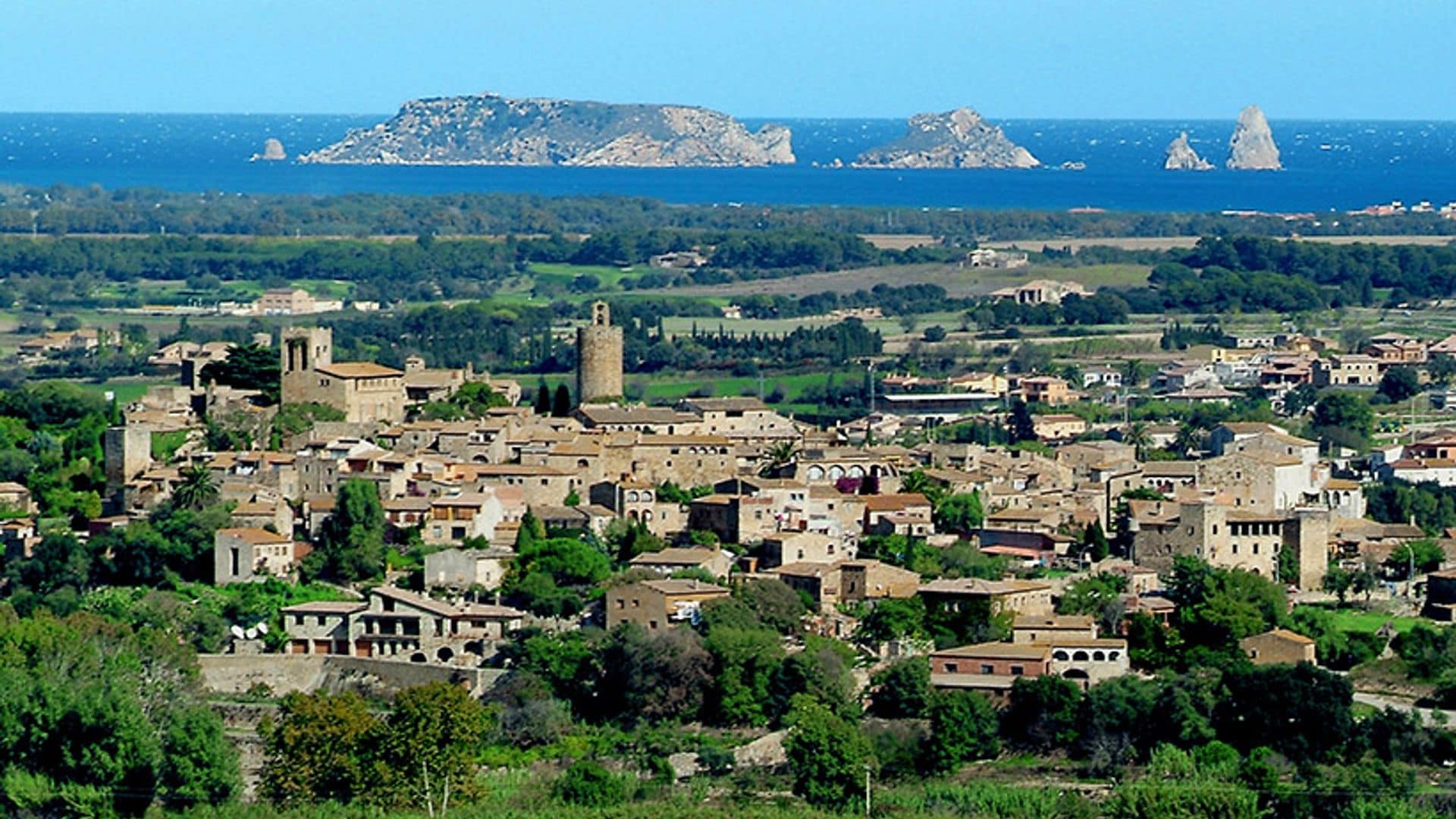 Una ruta en coche por pueblos medievales espectaculares del interior de la Costa Brava