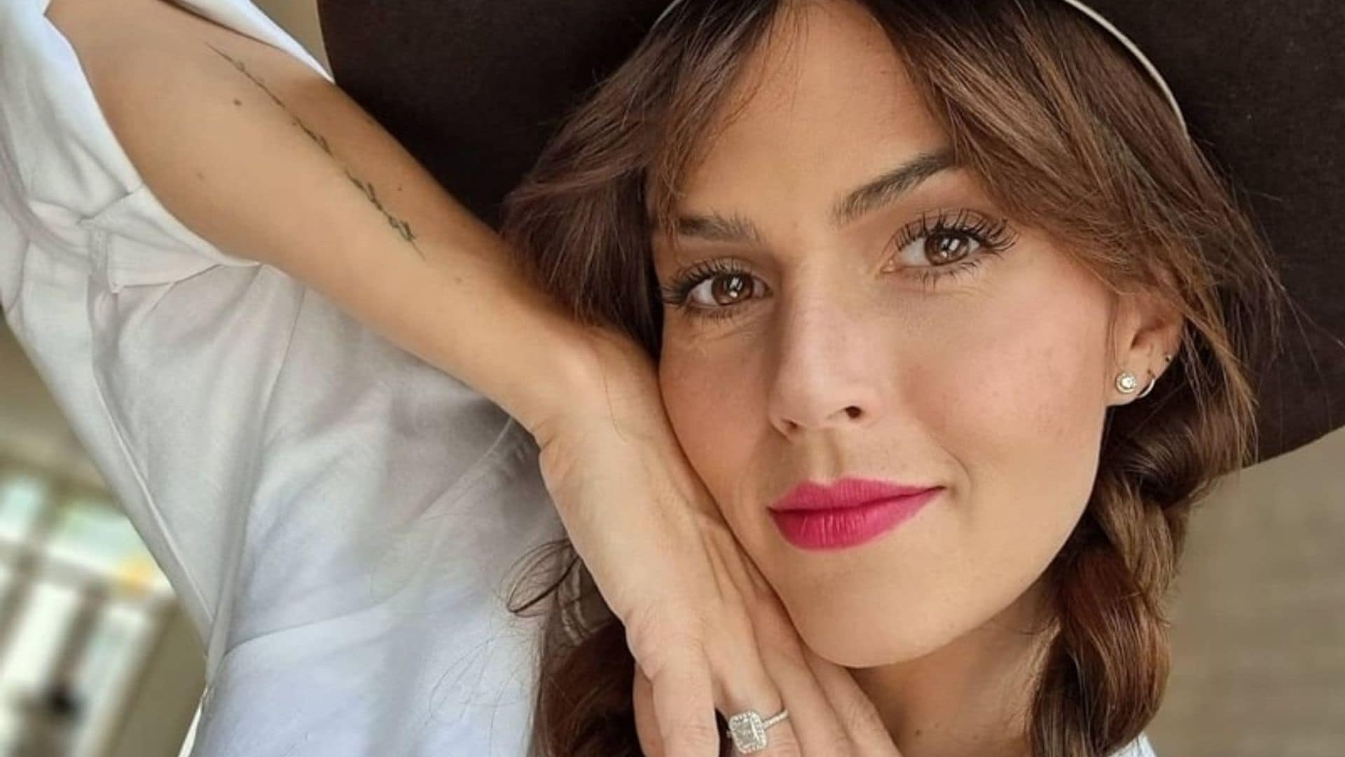 'Con mis dos bebés', Claudia Álvarez sorprende a todos al presumir lo mucho que ha crecido su baby bump