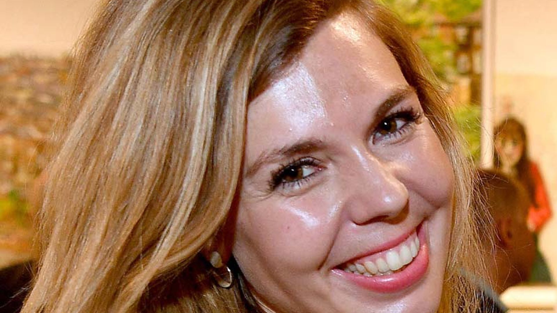 Asi es Carrie Symonds, la novia de Boris Johnson que podría convertirse en primera dama británica