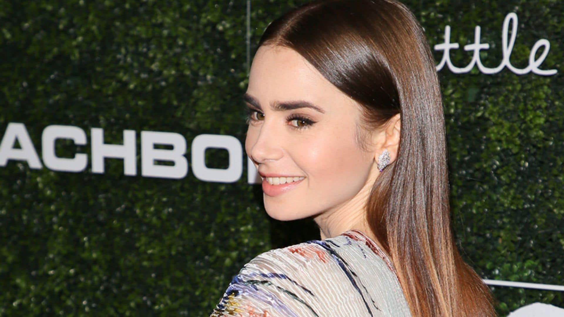 Lily Collins cambia de look y confirma que el rubio es el color del año