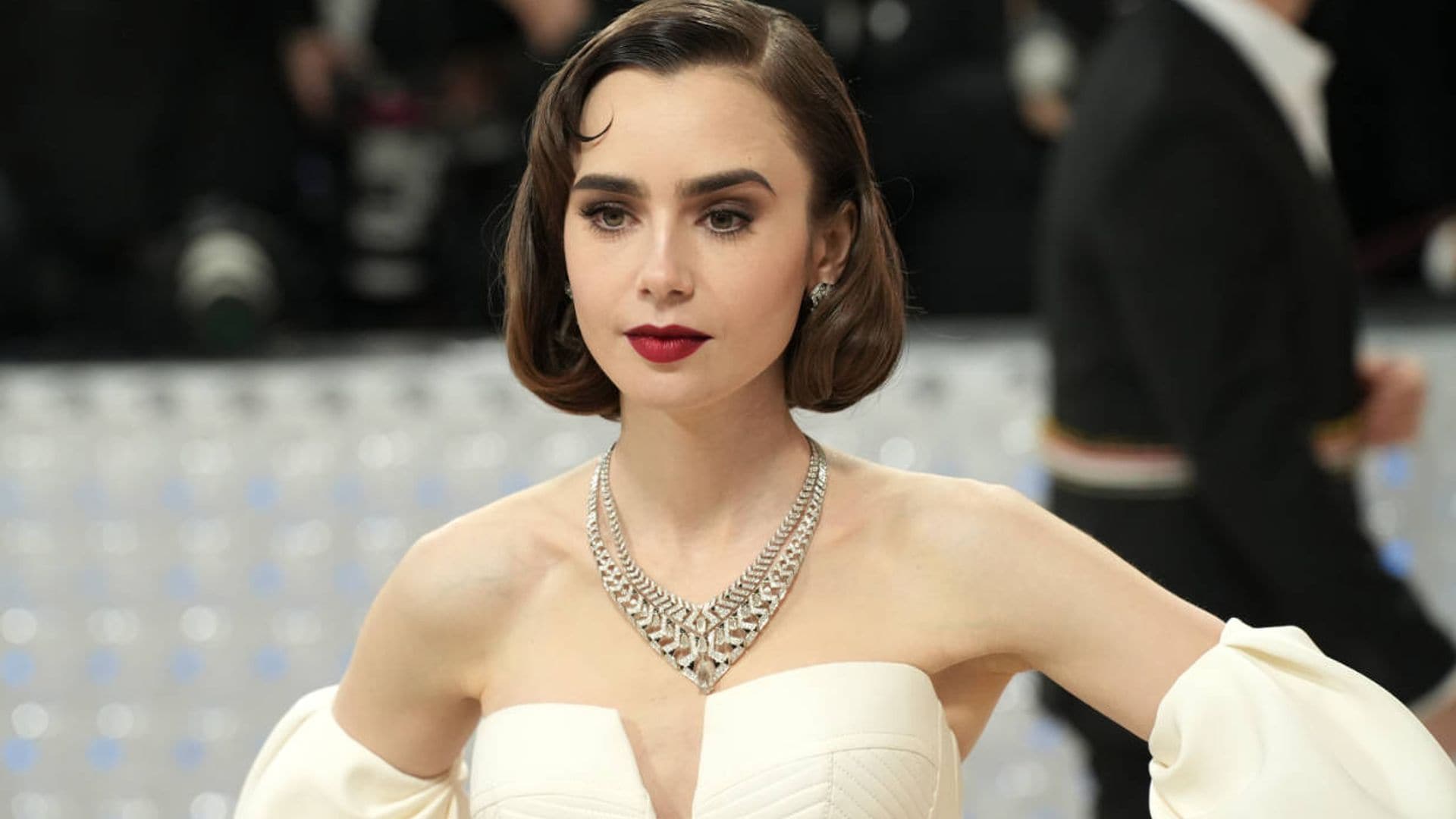 Lily Collins es la reina de las fotos sin maquillaje y sus últimos tres 'selfies' lo demuestran