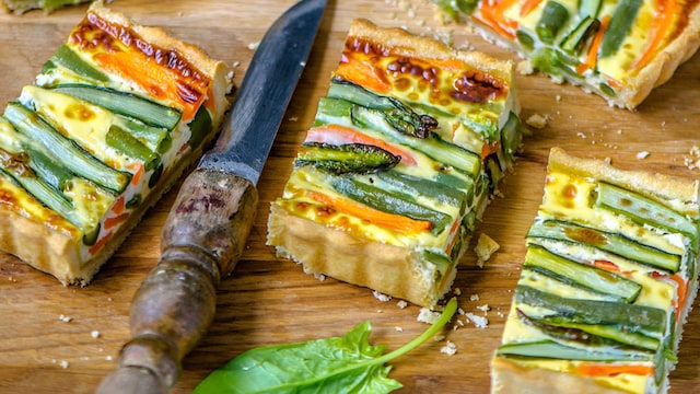 quiche de puerros espinacas trigueros y zanahoria