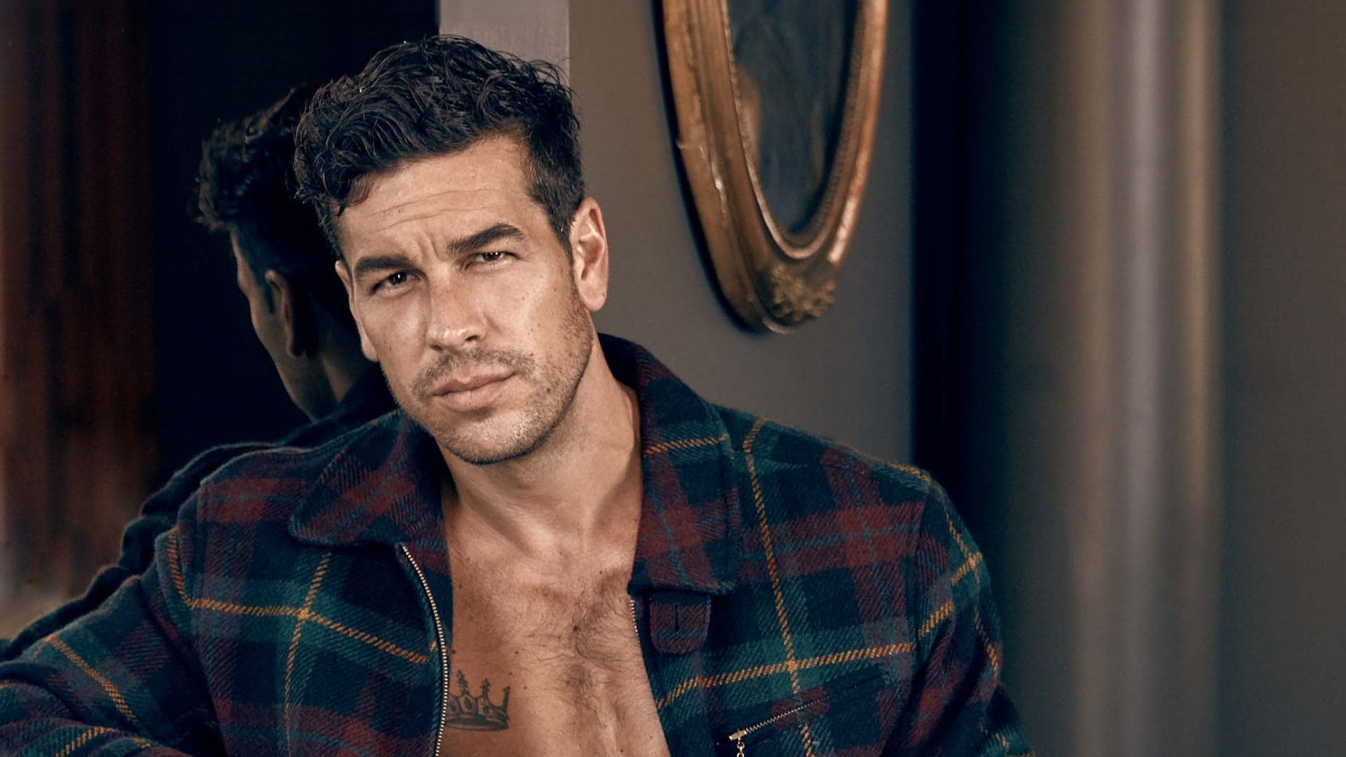 Mario Casas, en su entrevista más personal: su infancia, su salto a la fama y sus nuevos retos