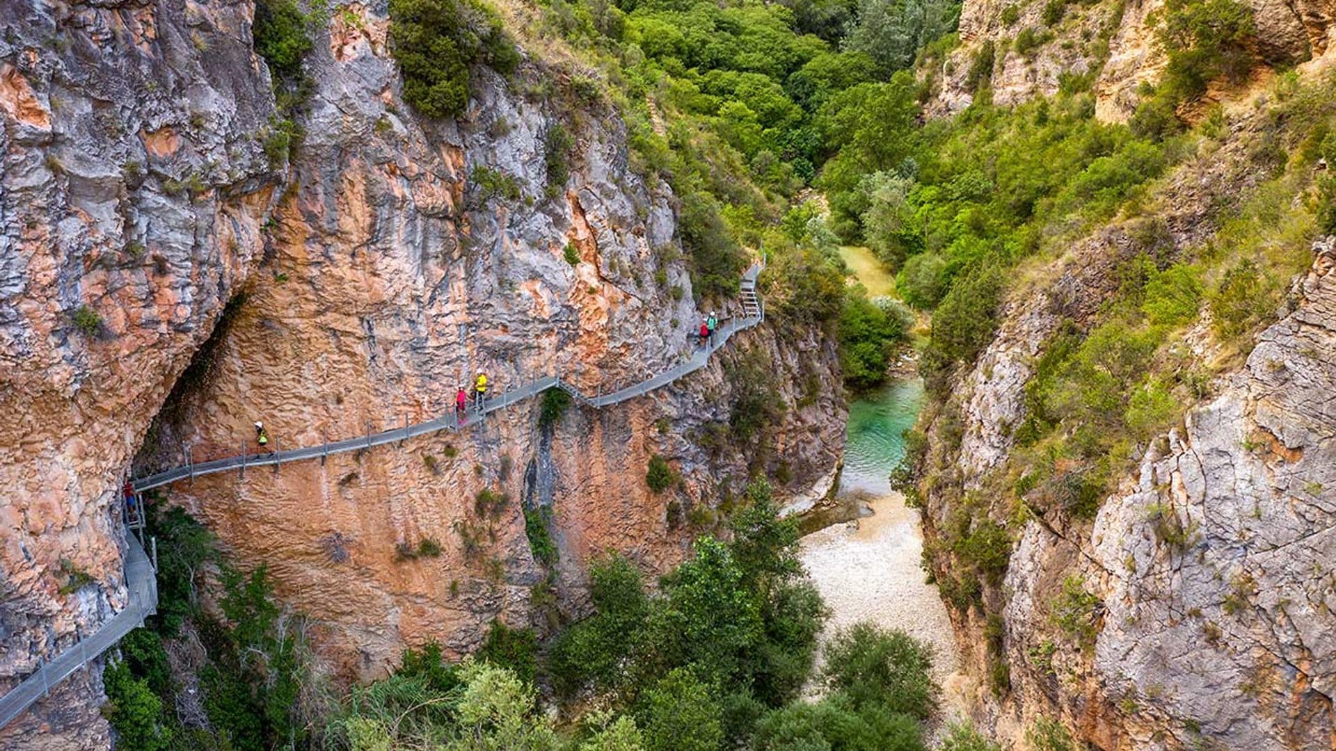 Alquézar, una villa medieval y unas pasarelas panorámicas sobre el cañón