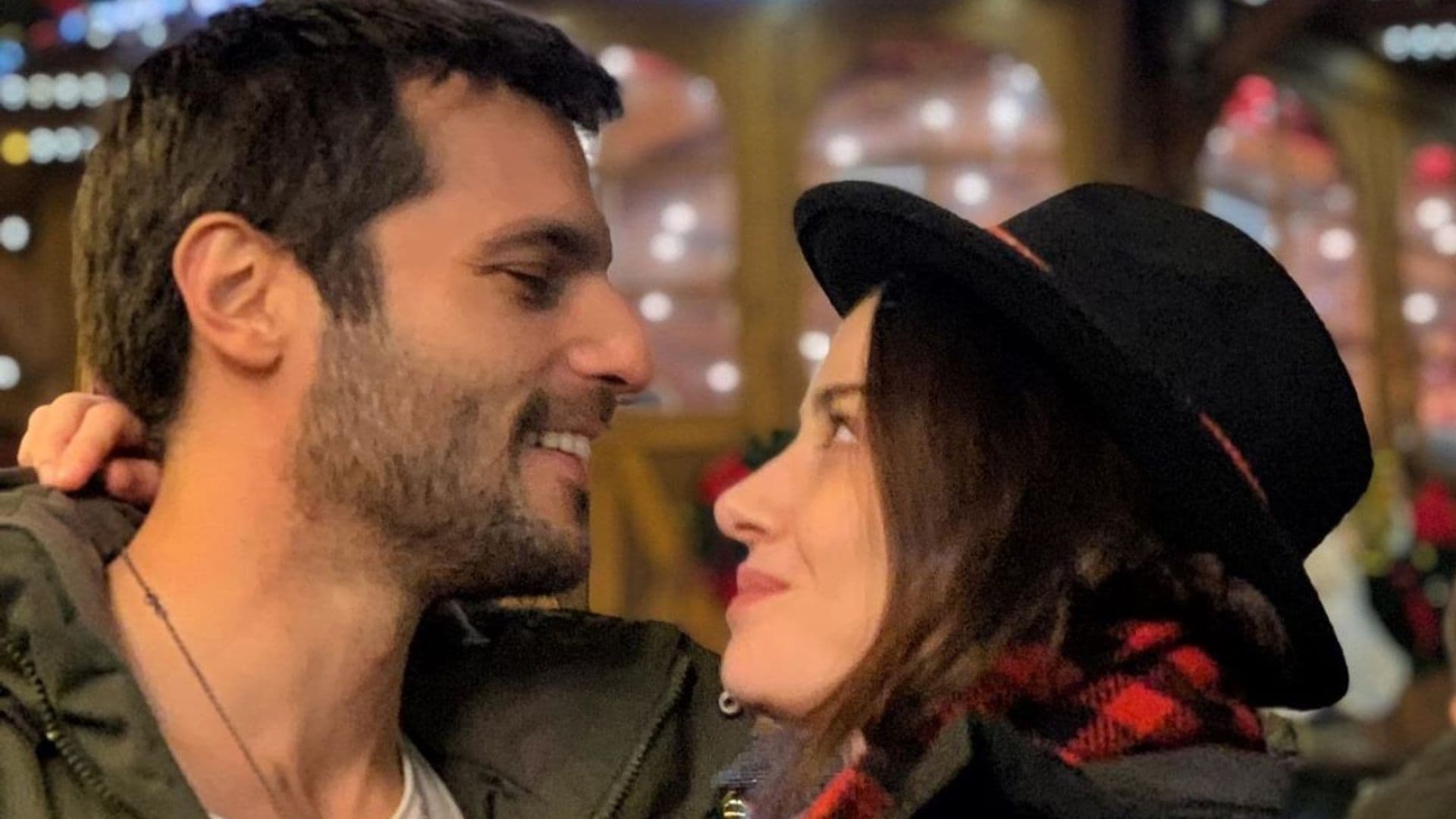 De la ficción a la realidad: Özge Gürel y Serkan Çayoğlu, de 'Amar es primavera', se casan