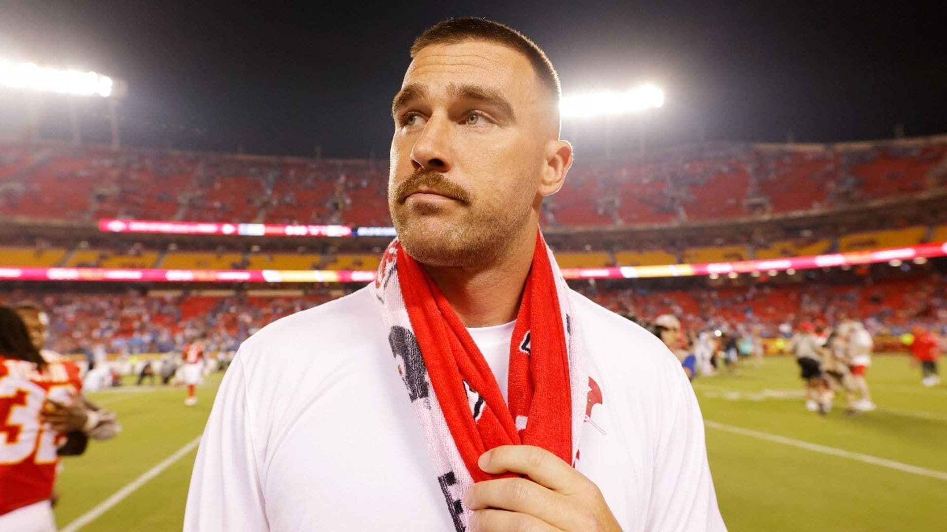 Travis Kelce rompe el silencio sobre lo que verdaderamente pasa entre Taylor Swift y él