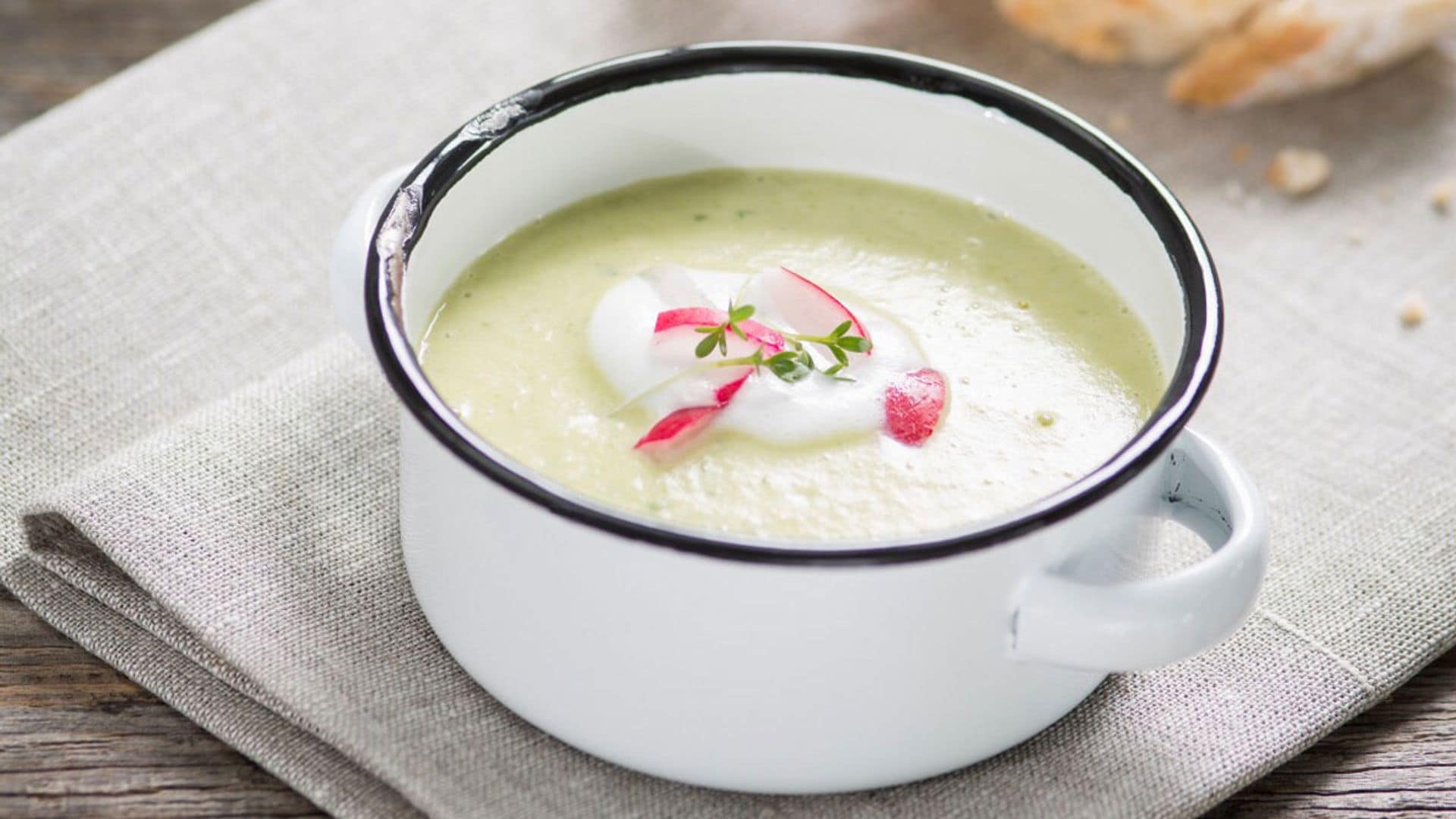 Sopa fría de rabanitos a la andaluza