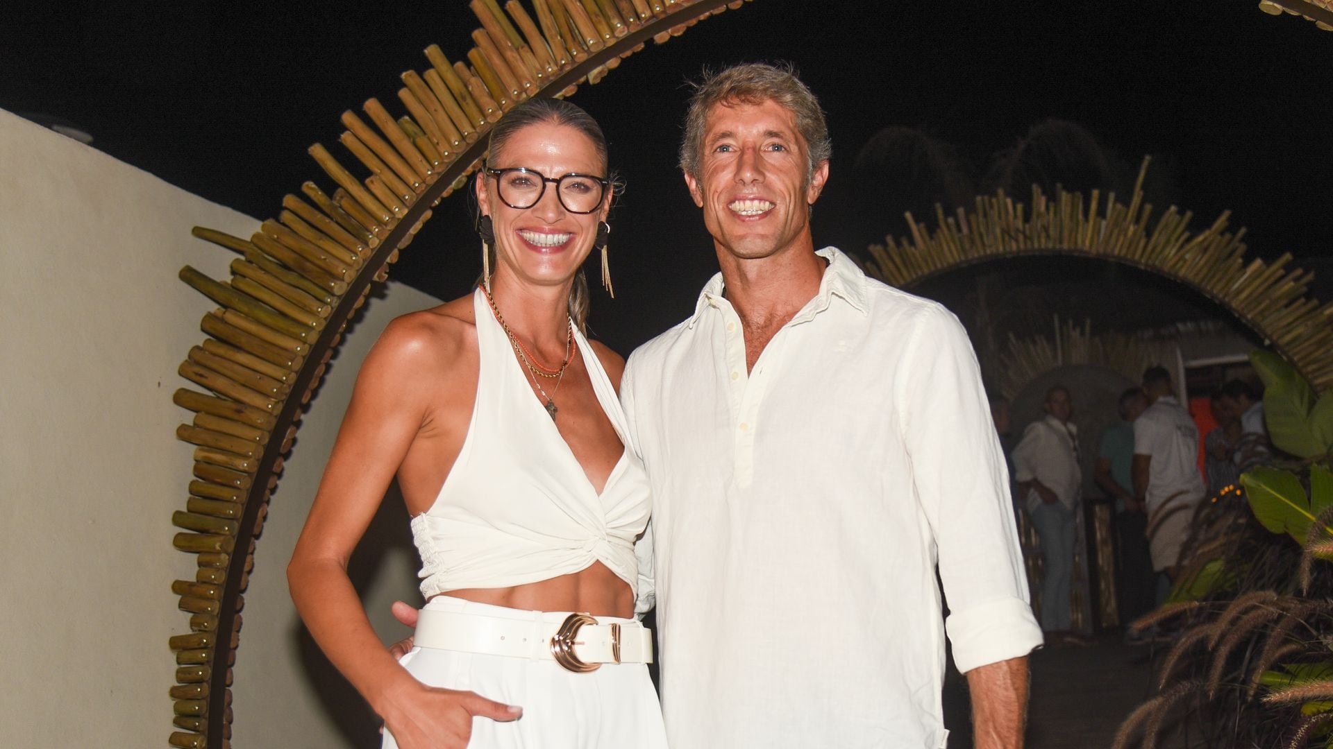 Laura Sánchez, feliz con Manuel Escribano tras sufrir por él en la plaza de toros de Tarifa