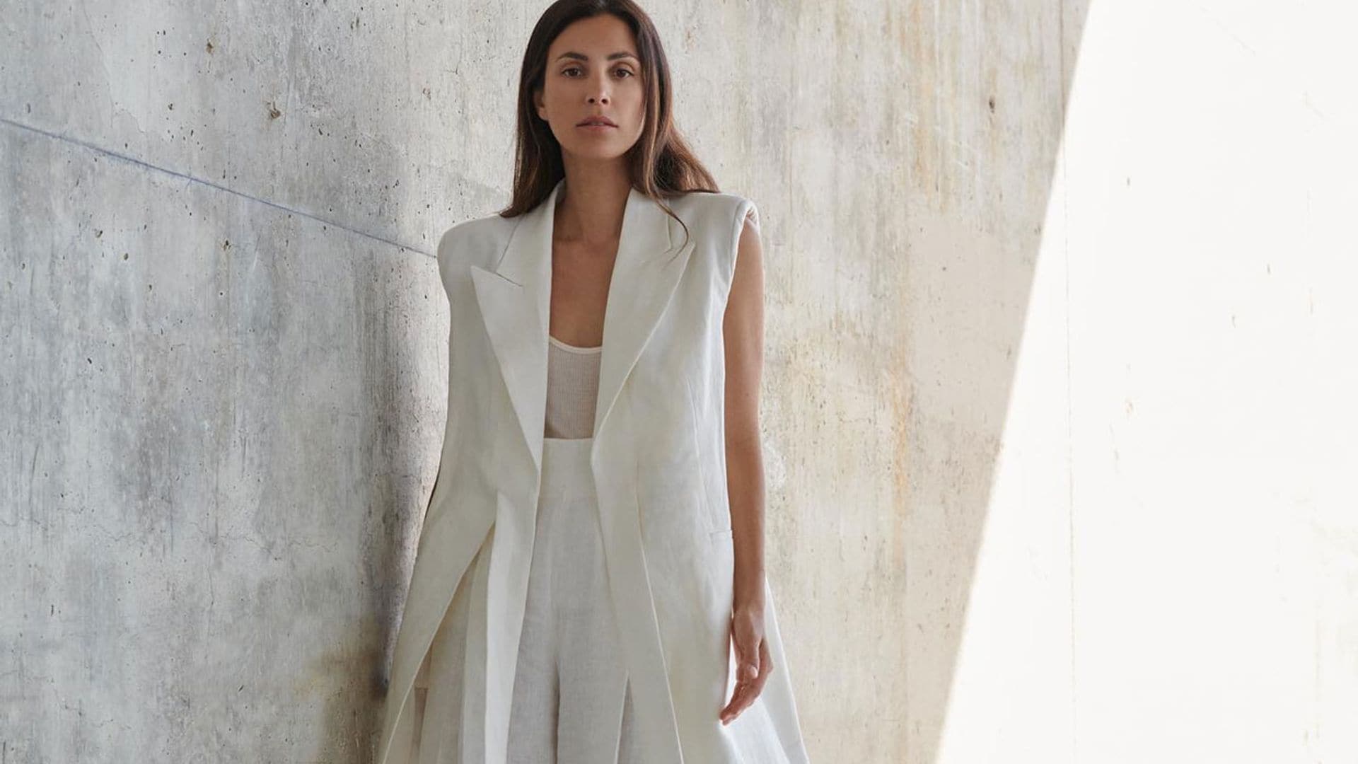 La nueva línea 'premium' de Inditex conquista a Sassa de Osma con este traje de lino