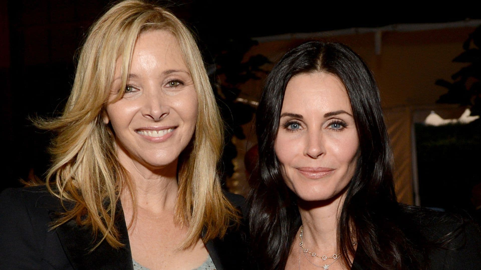 Courteney Cox y Lisa Kudrow bromean sobre su físico 15 años después del final de 'Friends'