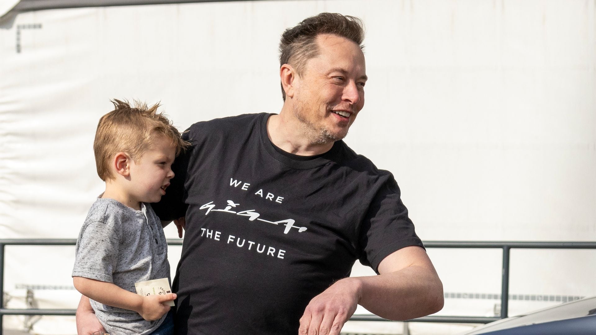 Los detalles del lujoso viaje de Elon Musk a Portugal con su familia con un fin específico
