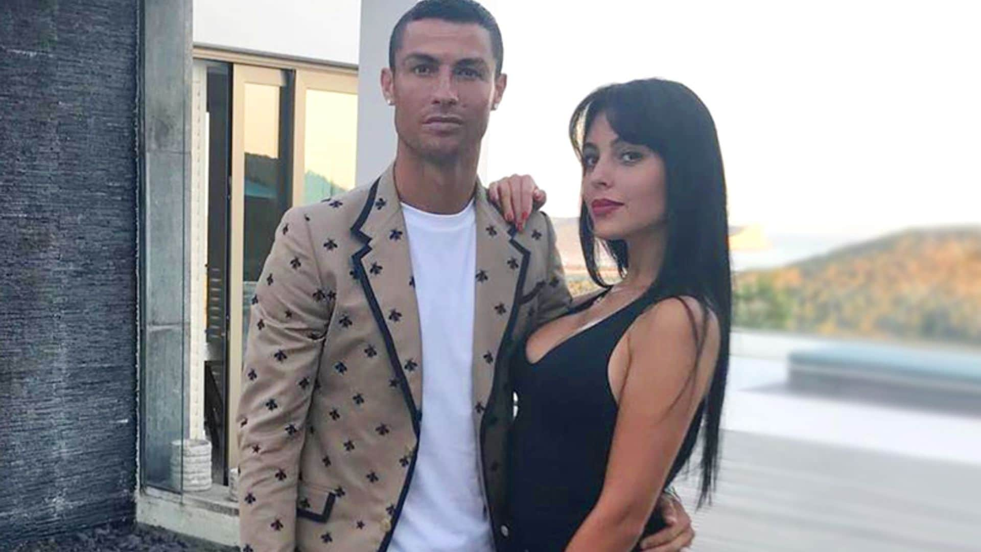 Cristiano Ronaldo y Georgina presumen de 'cuerpazos' al sol