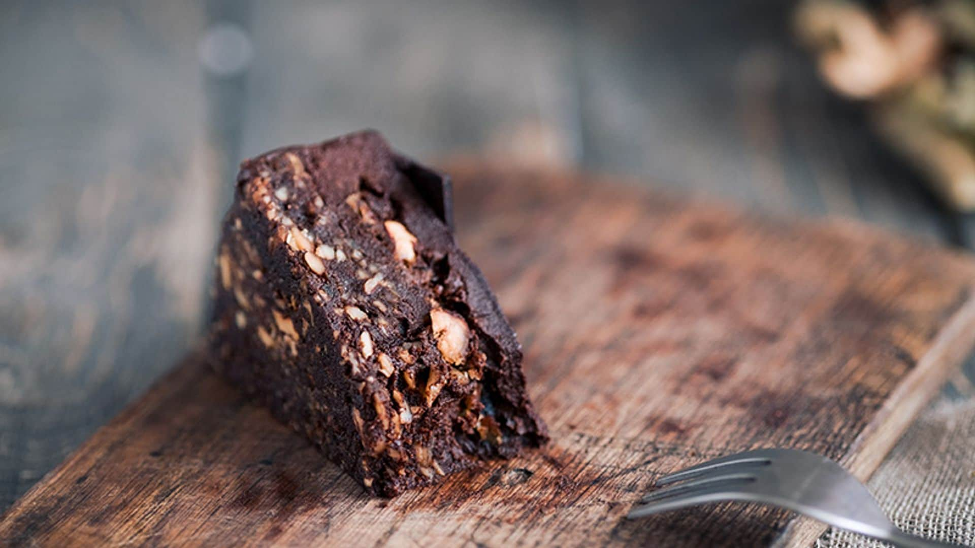 'Brownie' de nueces y dátiles